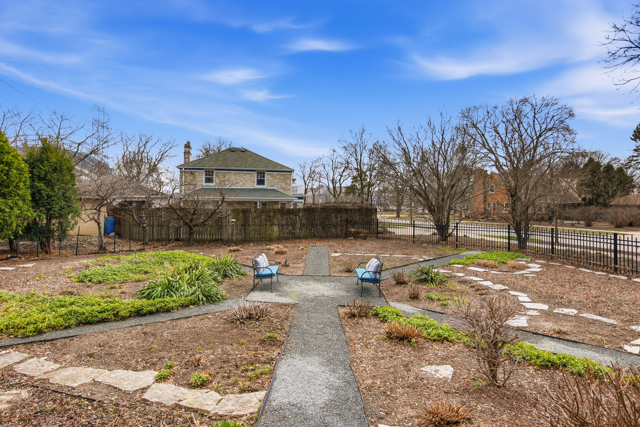  Timeless Tudor in Story Hill - 物件實景