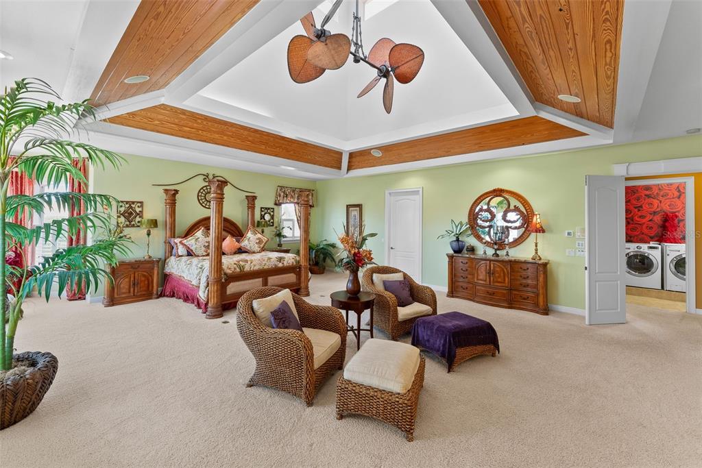 Thonotosassa, Florida, 33592, United States, 4 Bedrooms Bedrooms, ,7 BathroomsBathrooms,Residential,For Sale,1788935