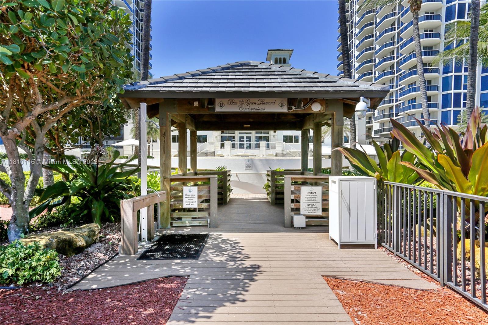 Miami Beach, Florida, 33140, United States, 2 Bedrooms Bedrooms, ,2 BathroomsBathrooms,Residential,For Sale,1838386