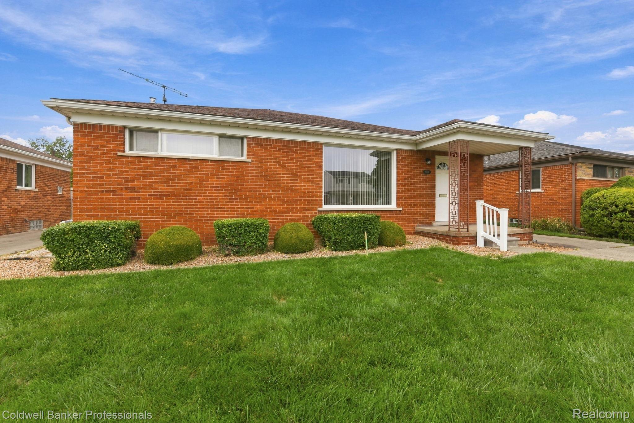 Playview St, Saint Clair Shores, MI 48082 #1