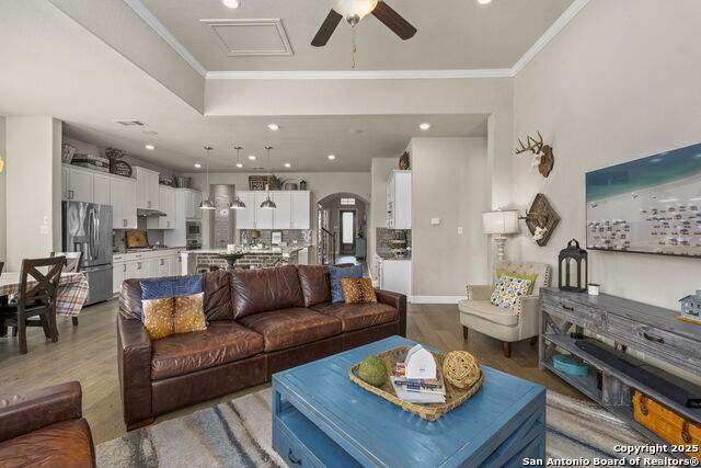 Helotes, Texas, 78023, United States, 4 Bedrooms Bedrooms, ,4 BathroomsBathrooms,Residential,For Sale,1907682