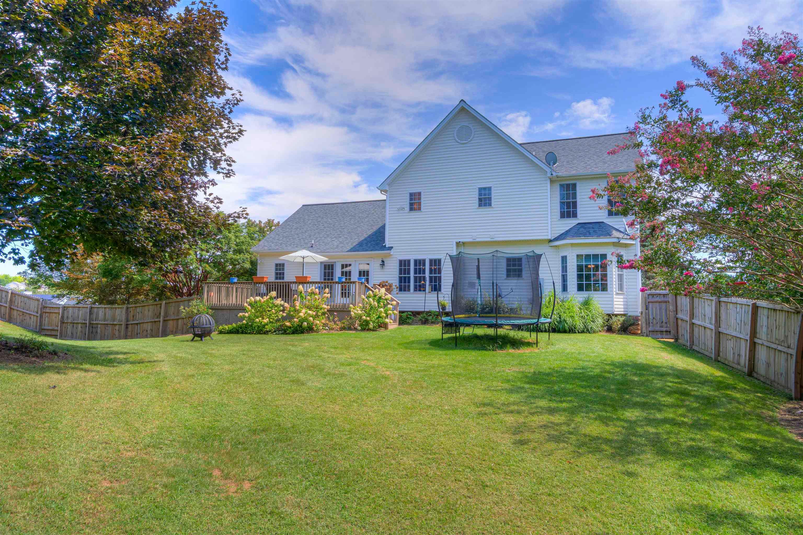 Christiansburg, Virginia, 24073, United States, 4 Bedrooms Bedrooms, ,4 BathroomsBathrooms,Residential,For Sale,1940345