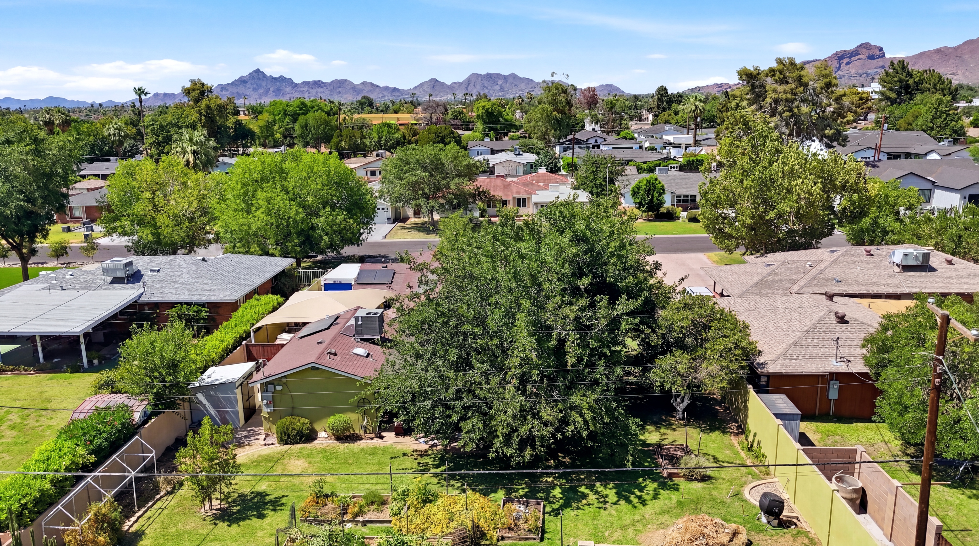  4045 E Cambridge Ave  Phoenix, AZ - 物件實景