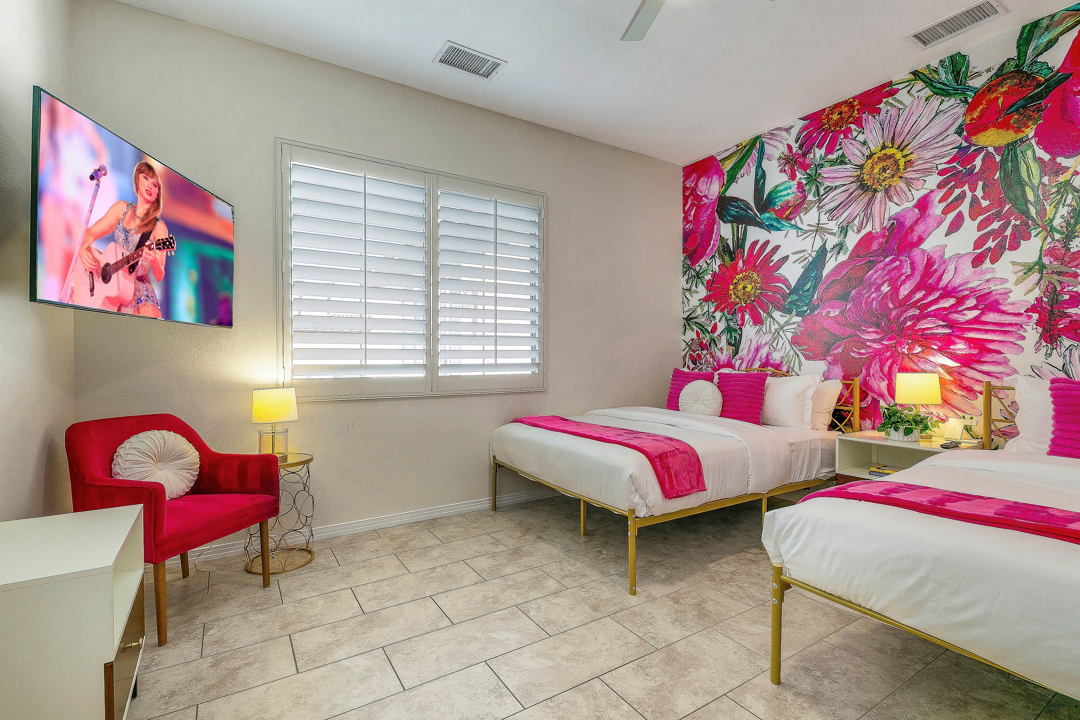  where  luxury meets leverage: own the ultimate income producing retreat - 物件實景