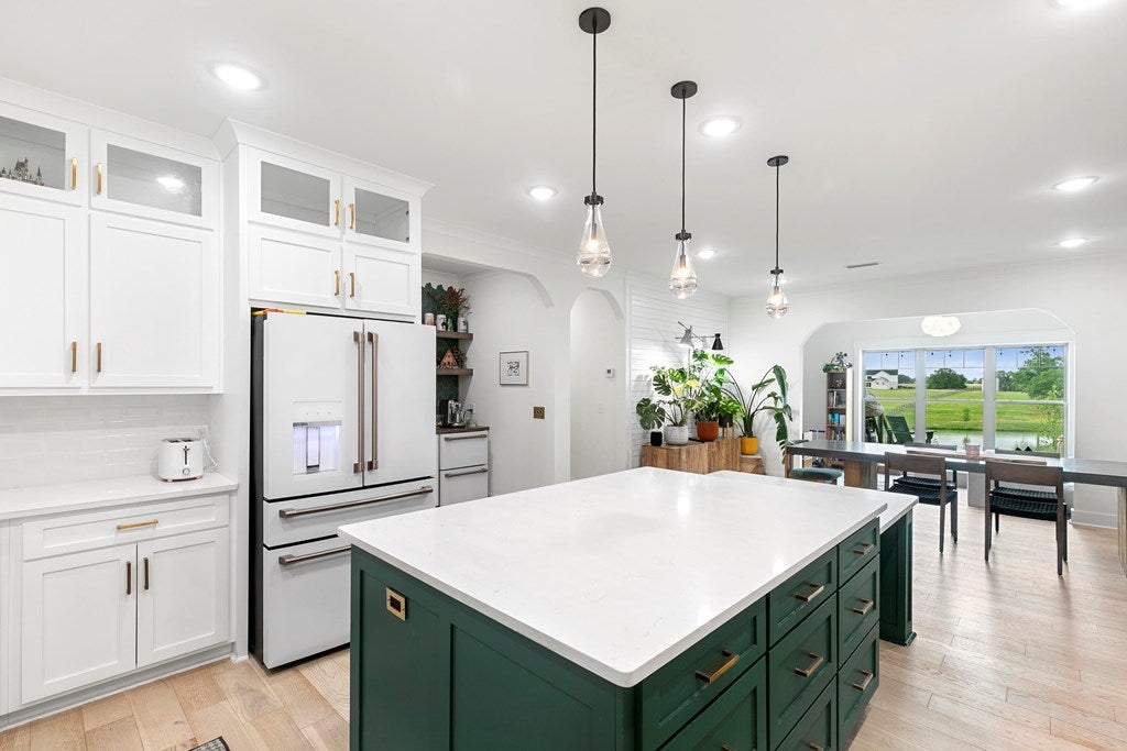 Newton, Alabama, 36352, United States, 4 Bedrooms Bedrooms, ,3 BathroomsBathrooms,Residential,For Sale,1989704