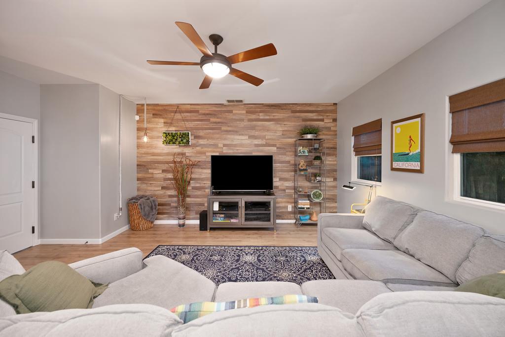 Sacramento, California, 95818, United States, 3 Bedrooms Bedrooms, ,3 BathroomsBathrooms,Residential,For Sale,1954862