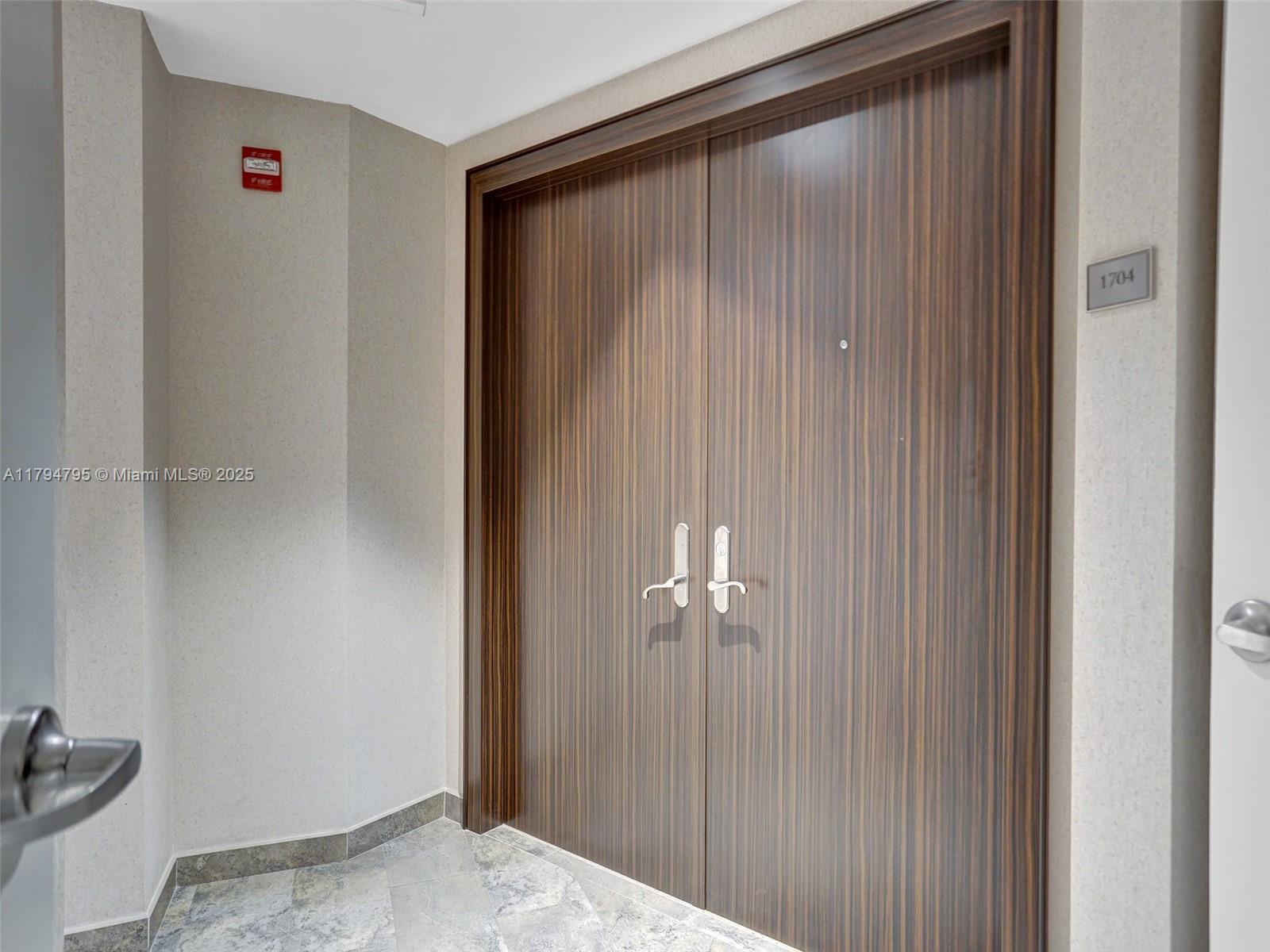Sunny Isles Beach, Florida, 33160, United States, 2 Bedrooms Bedrooms, ,3 BathroomsBathrooms,Residential,For Sale,1794345