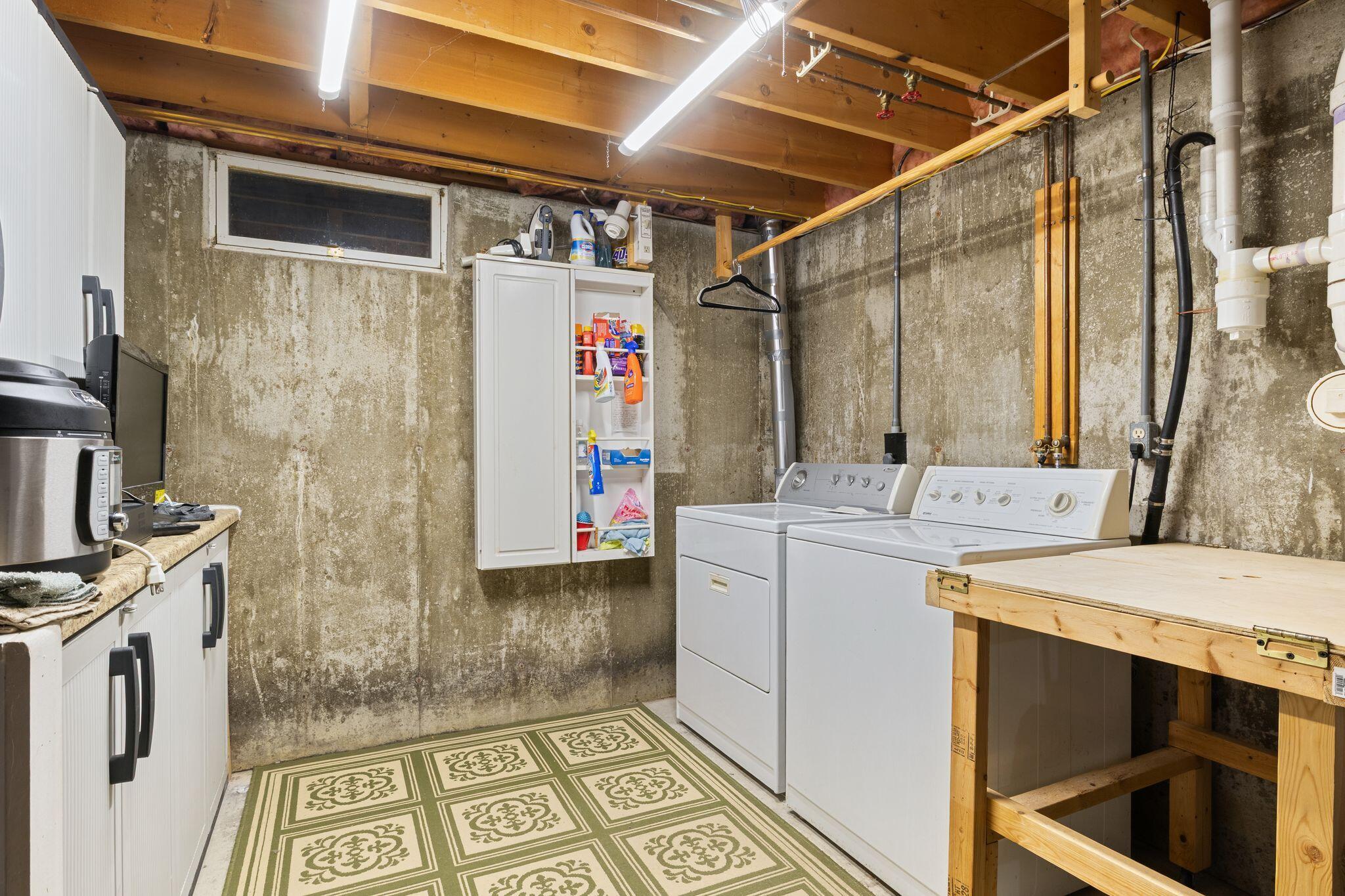 Sanford, Maine, 04083, United States, 3 Bedrooms Bedrooms, ,2 BathroomsBathrooms,Residential,For Sale,1987939