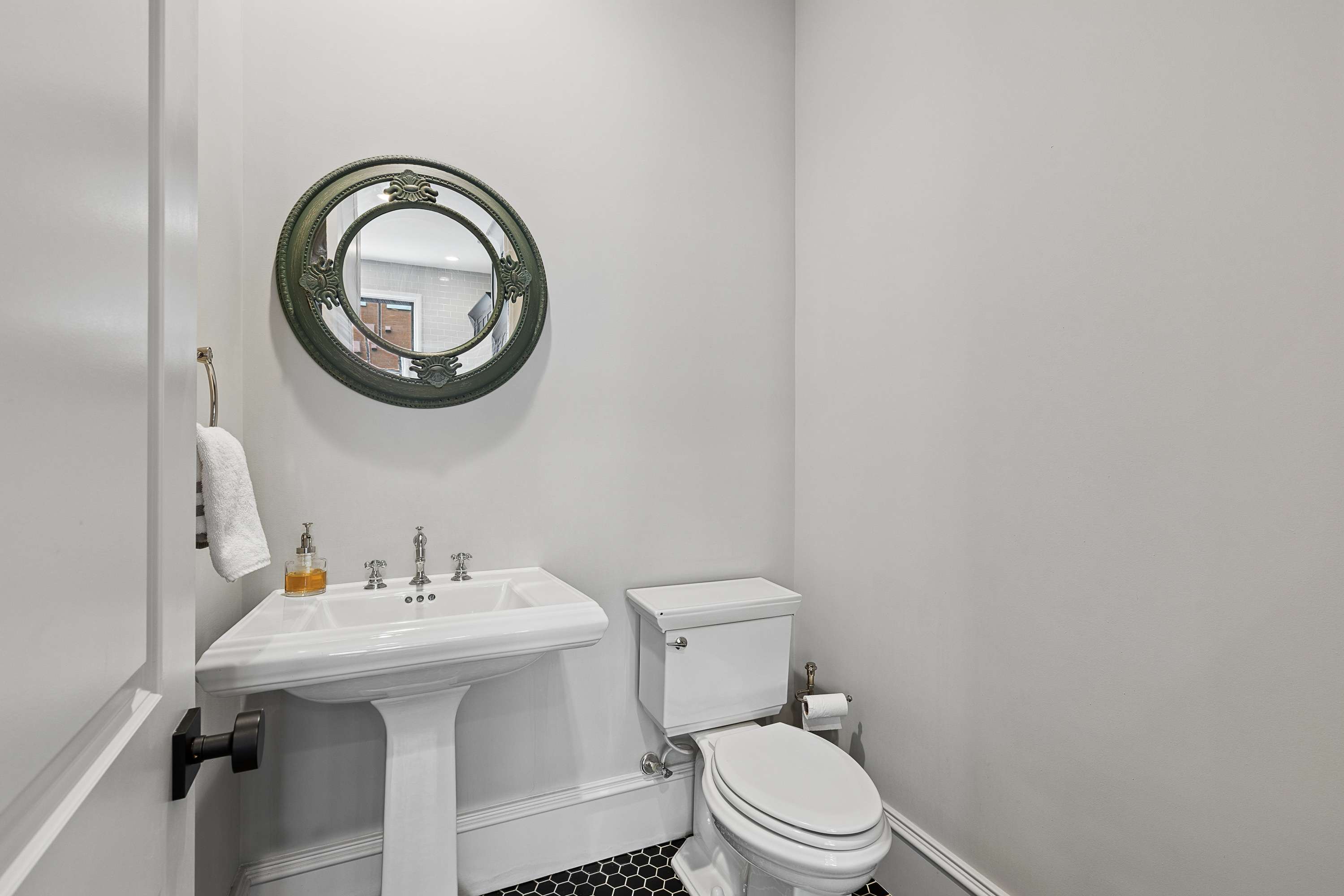  Stunning Townhome in Decatur