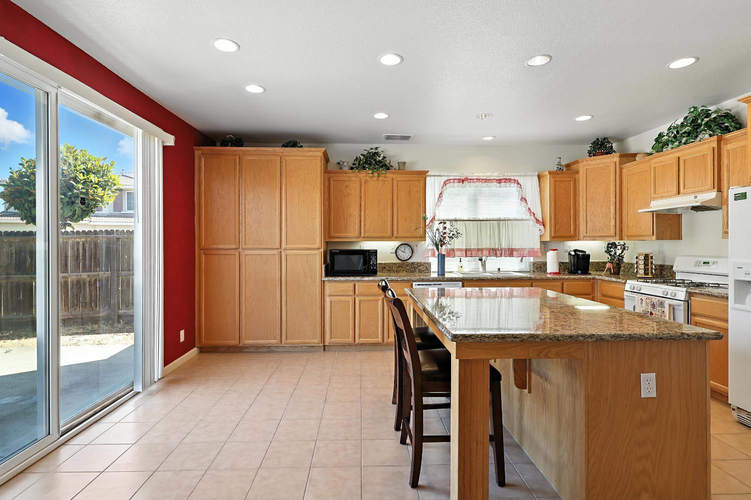 Chowchilla, California, 93610, United States, 4 Bedrooms Bedrooms, ,3 BathroomsBathrooms,Residential,For Sale,2010319