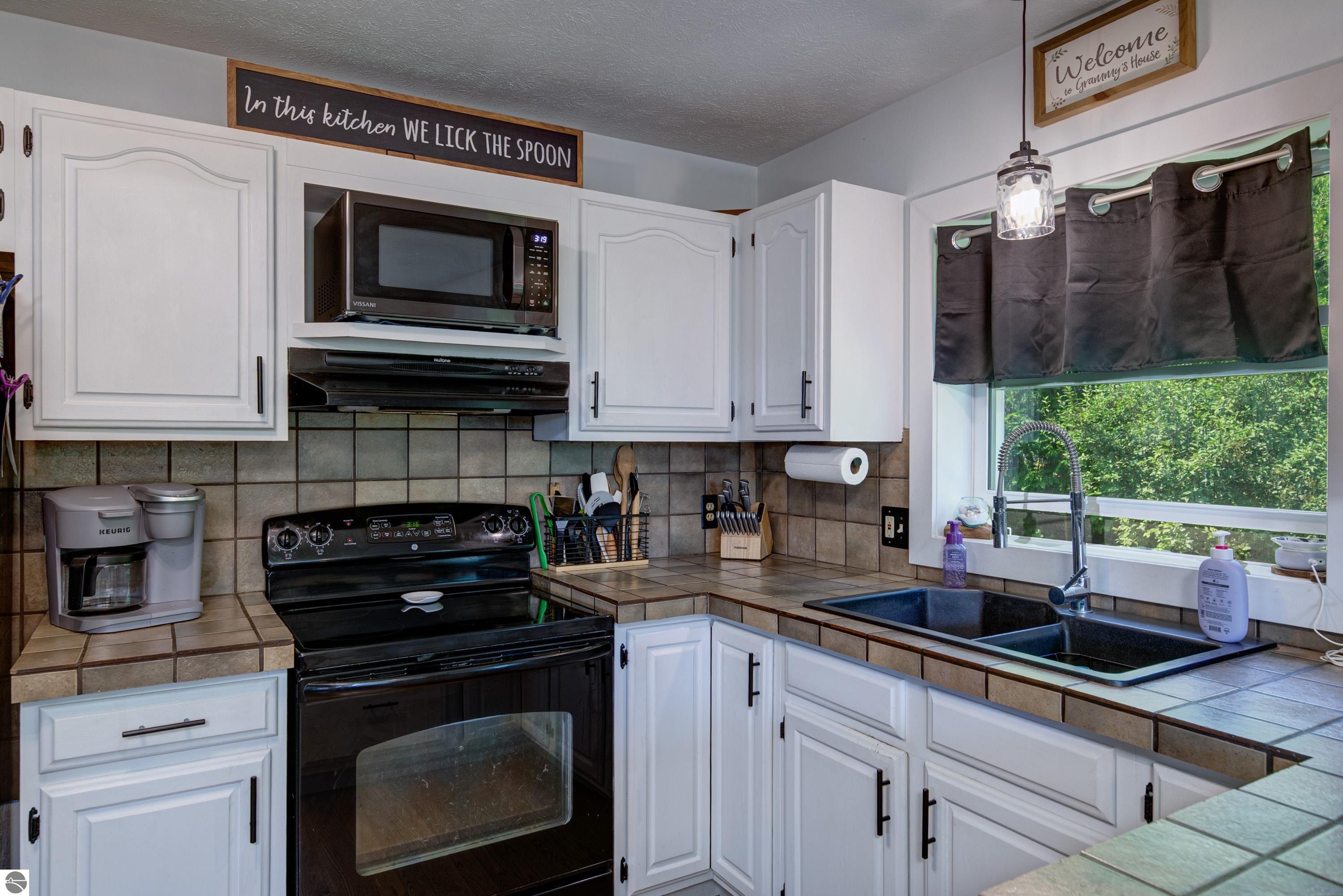 Cedar, Michigan, 49621, United States, 4 Bedrooms Bedrooms, ,2 BathroomsBathrooms,Residential,For Sale,1917119