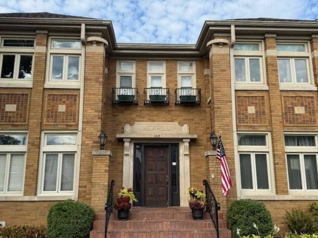 St. Joseph, Michigan, 49085, United States, 2 Bedrooms Bedrooms, ,4 BathroomsBathrooms,Residential,For Sale,1949511