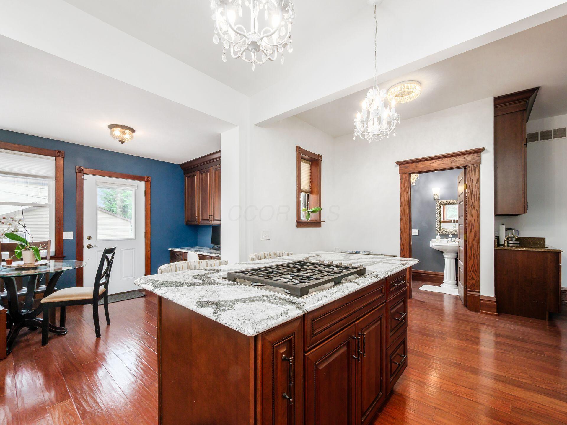 Columbus, Ohio, 43201, United States, 3 Bedrooms Bedrooms, ,4 BathroomsBathrooms,Residential,For Sale,1858166