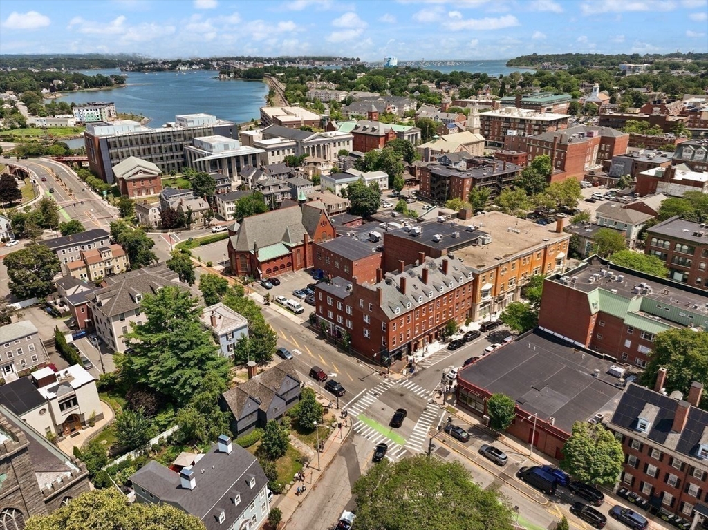 Salem, Massachusetts, 01970, United States, 2 Bedrooms Bedrooms, ,2 BathroomsBathrooms,Residential,For Sale,1896365