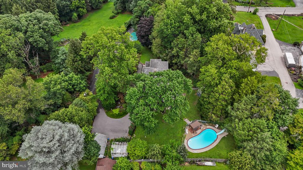 Lansdowne, Pennsylvania, 19050, United States, 5 Bedrooms Bedrooms, ,3 BathroomsBathrooms,Residential,For Sale,1926052