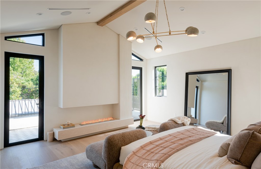 Sherman Oaks, California, 91423, United States, 6 Bedrooms Bedrooms, ,7 BathroomsBathrooms,Residential,For Sale,1990929