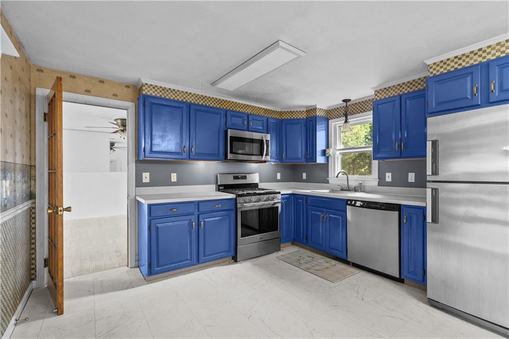 North Kingstown, Rhode Island, 02852, United States, 3 Bedrooms Bedrooms, ,2 BathroomsBathrooms,Residential,For Sale,1976998