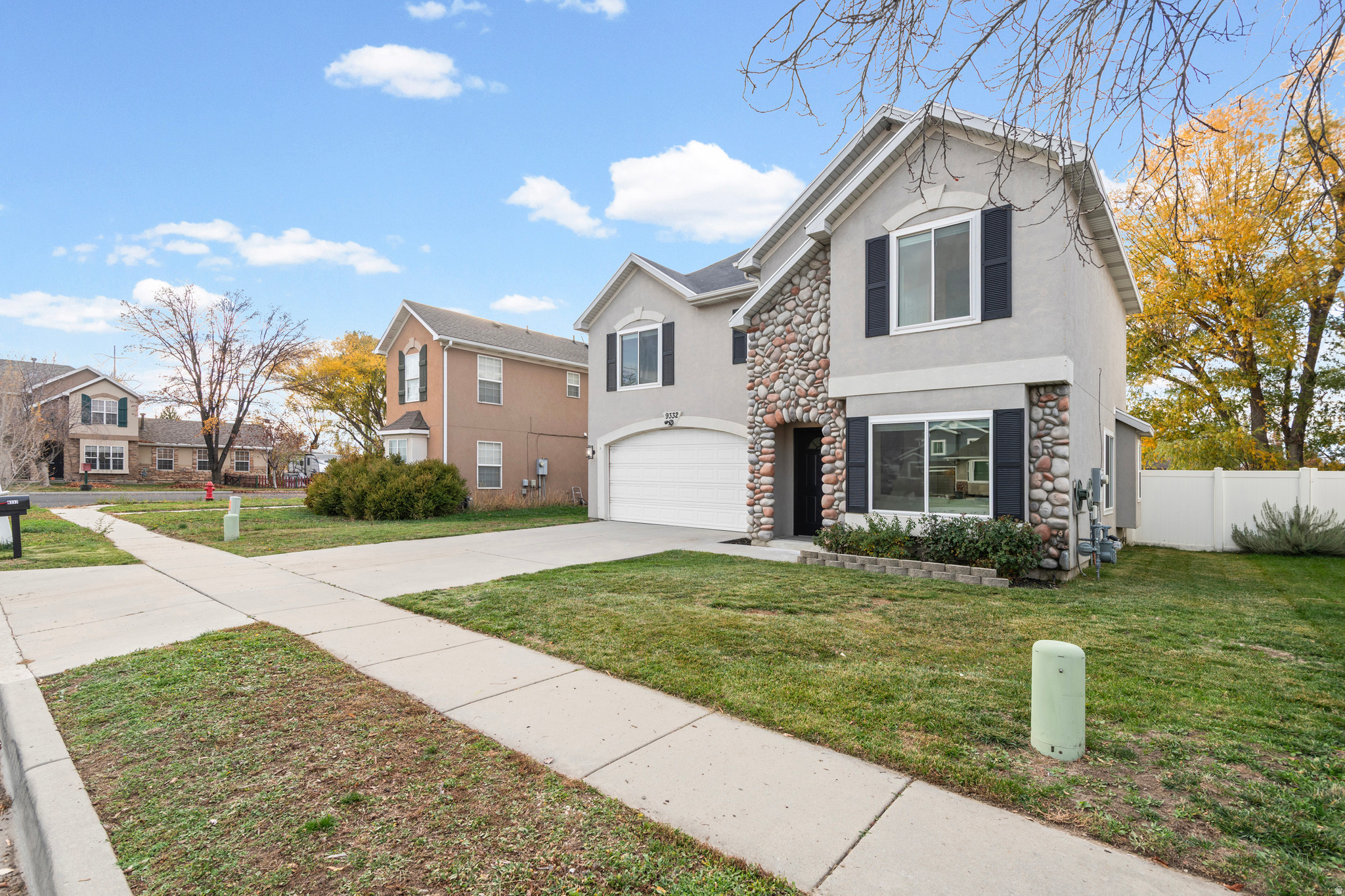 Sandy, Utah, 84070, United States, 3 Bedrooms Bedrooms, ,3 BathroomsBathrooms,Residential,For Sale,1996029