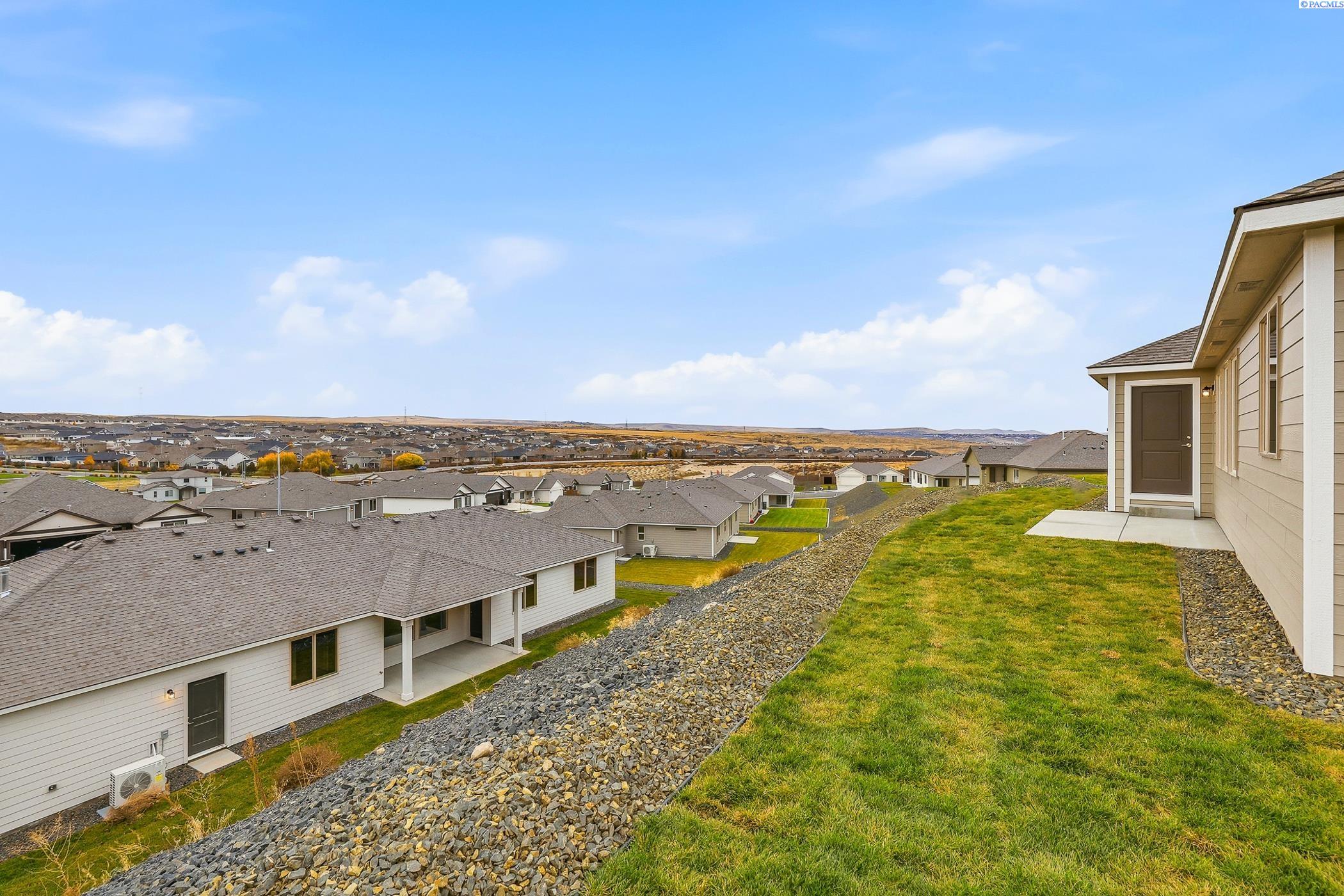 Kennewick, Washington, 99338, United States, 4 Bedrooms Bedrooms, ,1 BathroomBathrooms,Residential,For Sale,1996231