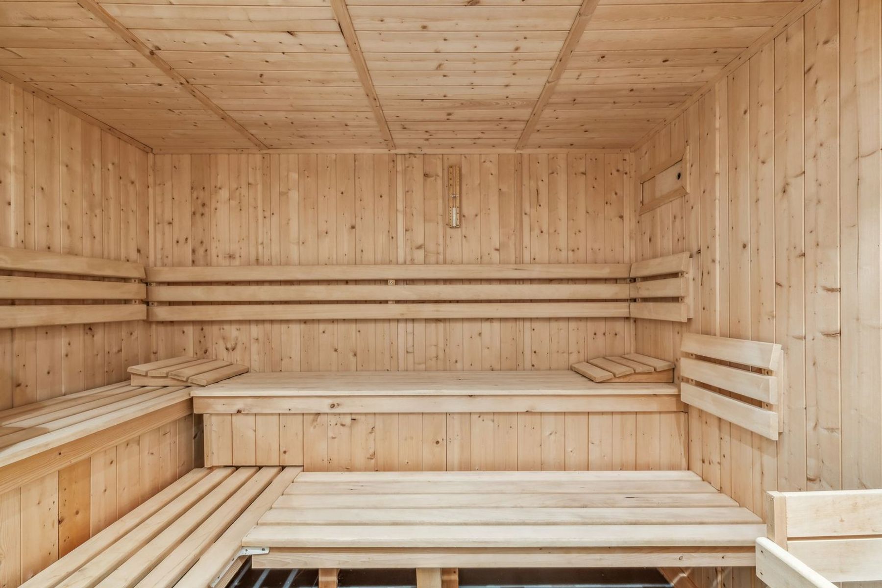  Chalet L