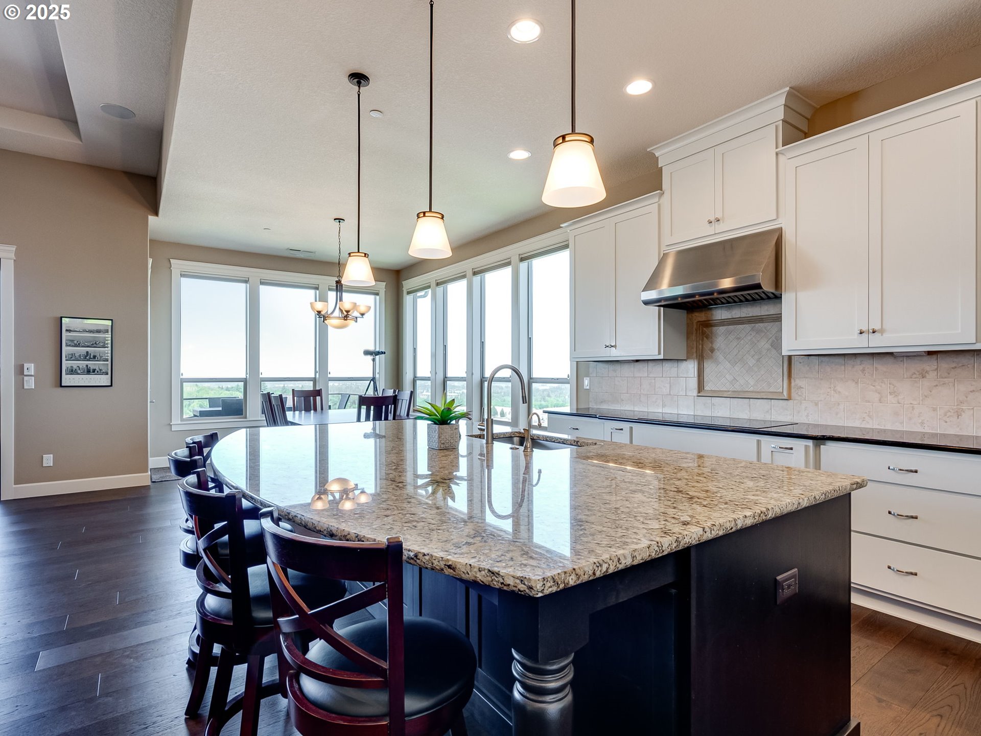 Camas, Washington, 98607, United States, 4 Bedrooms Bedrooms, ,4 BathroomsBathrooms,Residential,For Sale,1837828