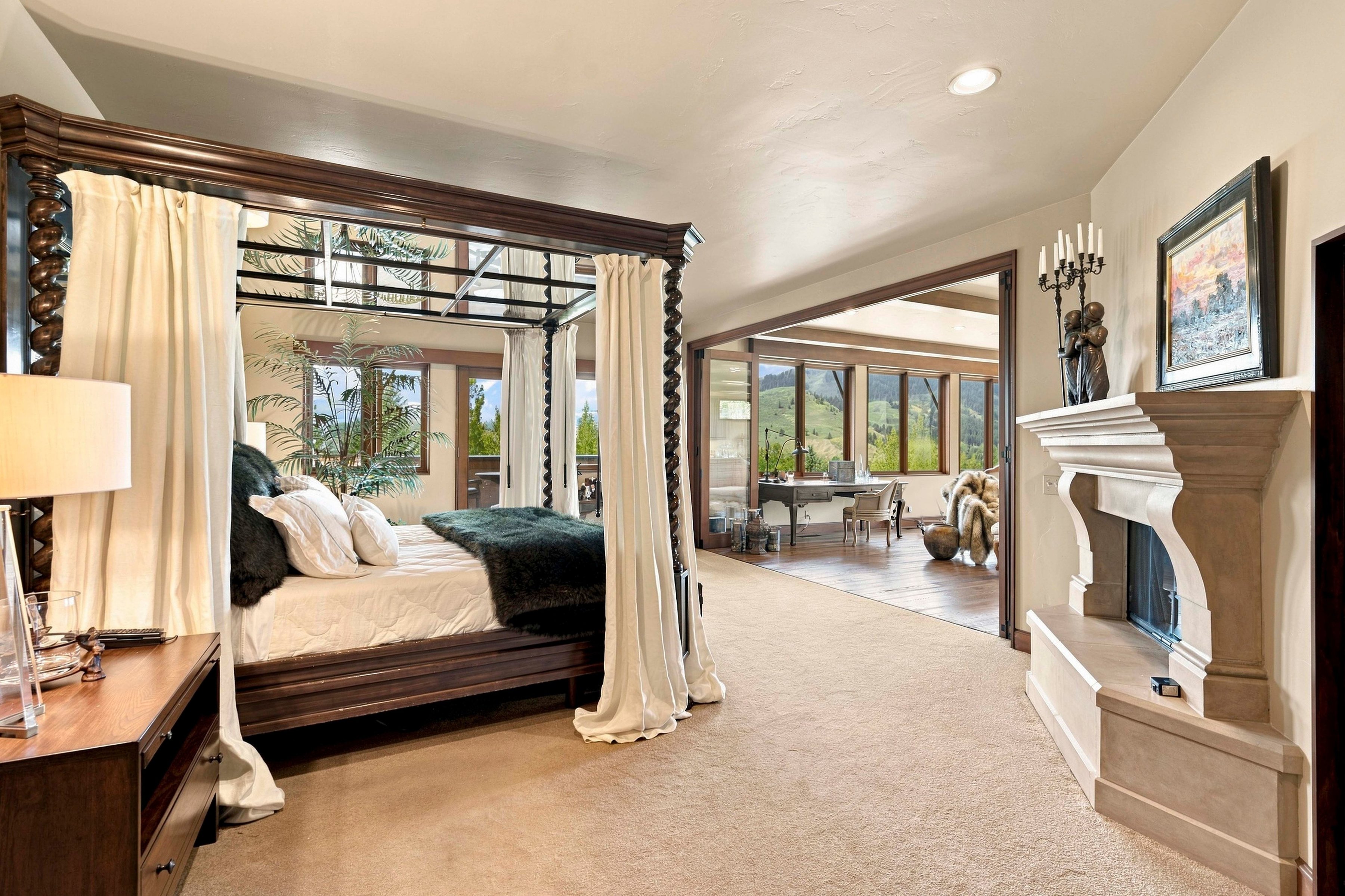  Nothing Compares to an Exquisite Bigwood Residence - 物件實景
