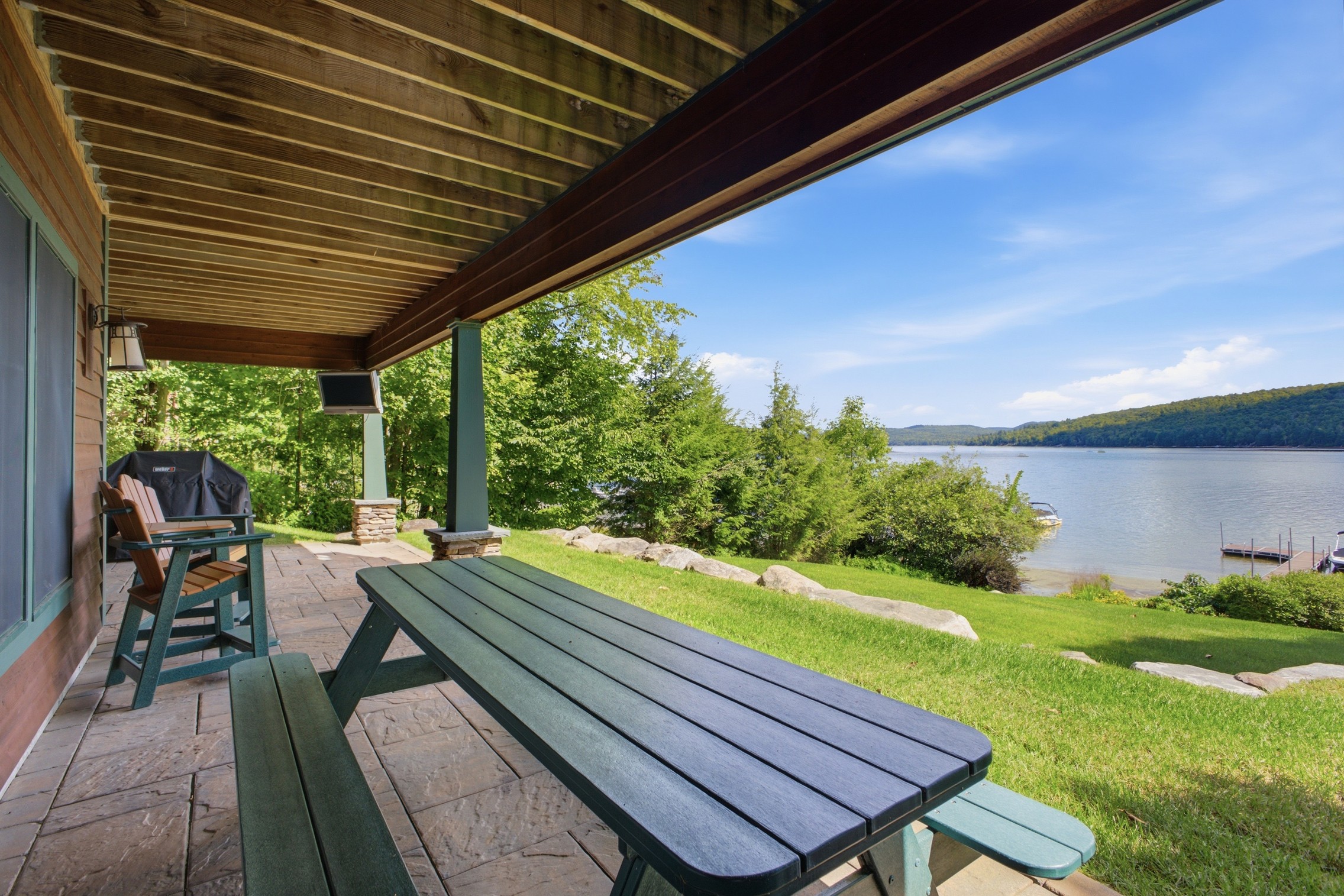  64 Pointe Drive, Schroon Lake, NY, 12870 - 物件實景