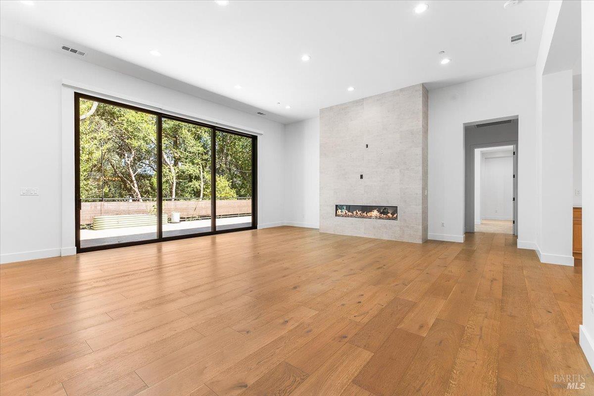 Santa Rosa, California, 95404, United States, 4 Bedrooms Bedrooms, ,4 BathroomsBathrooms,Residential,For Sale,1983418