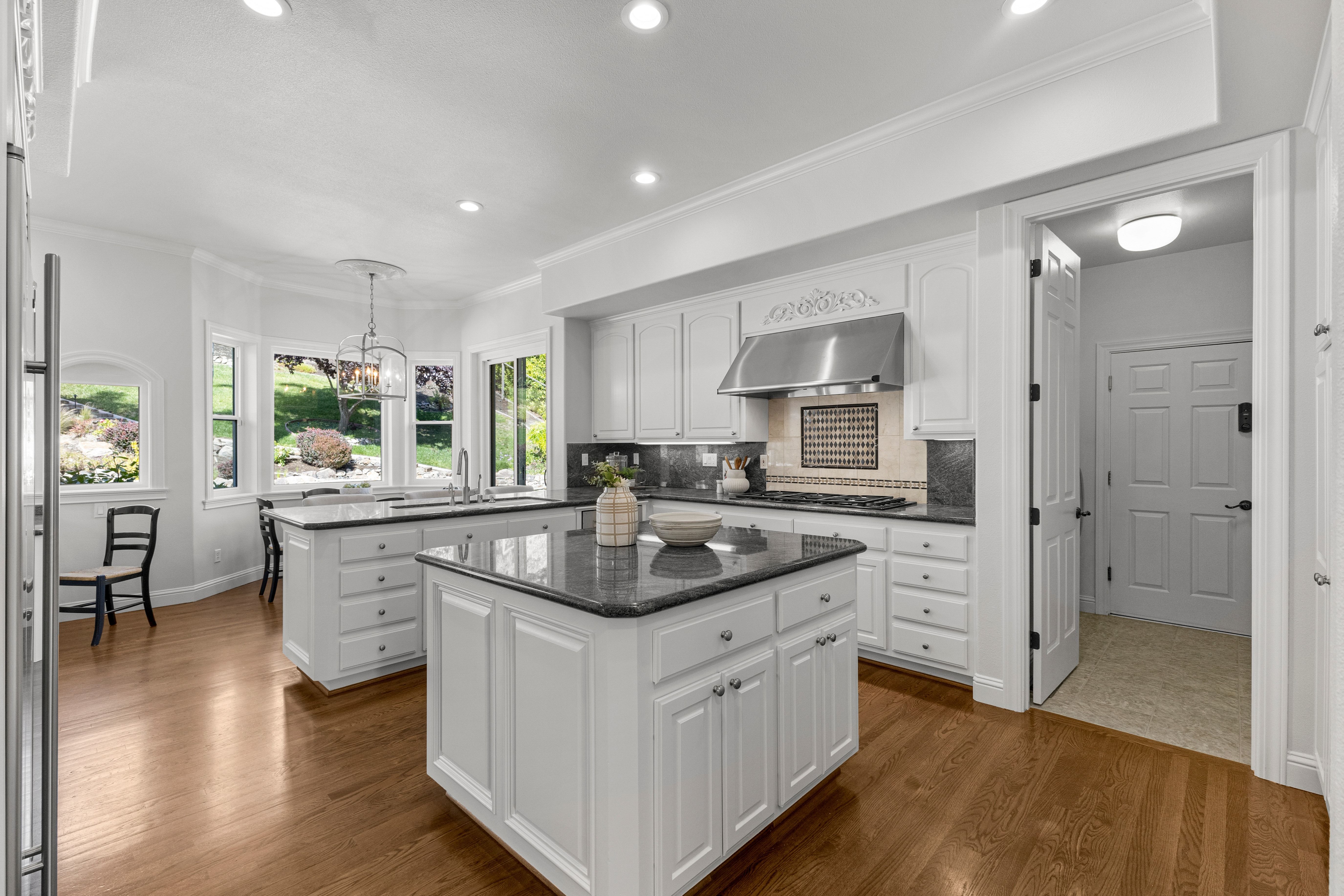  Exceptional Northridge Estates Home on Expansive Private Lot - 物件實景