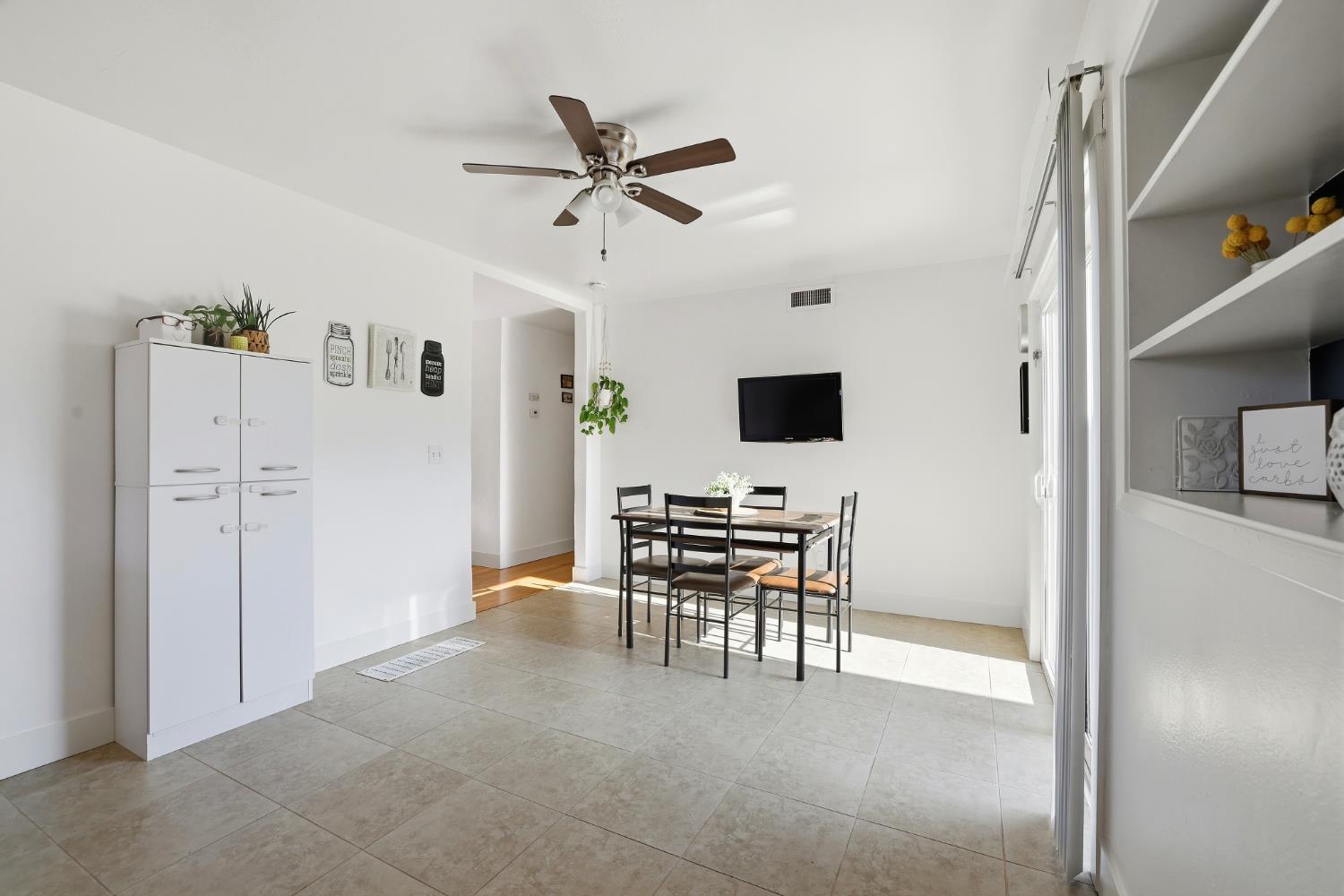 Sacramento, California, 95864, United States, 3 Bedrooms Bedrooms, ,2 BathroomsBathrooms,Residential,For Sale,2010336