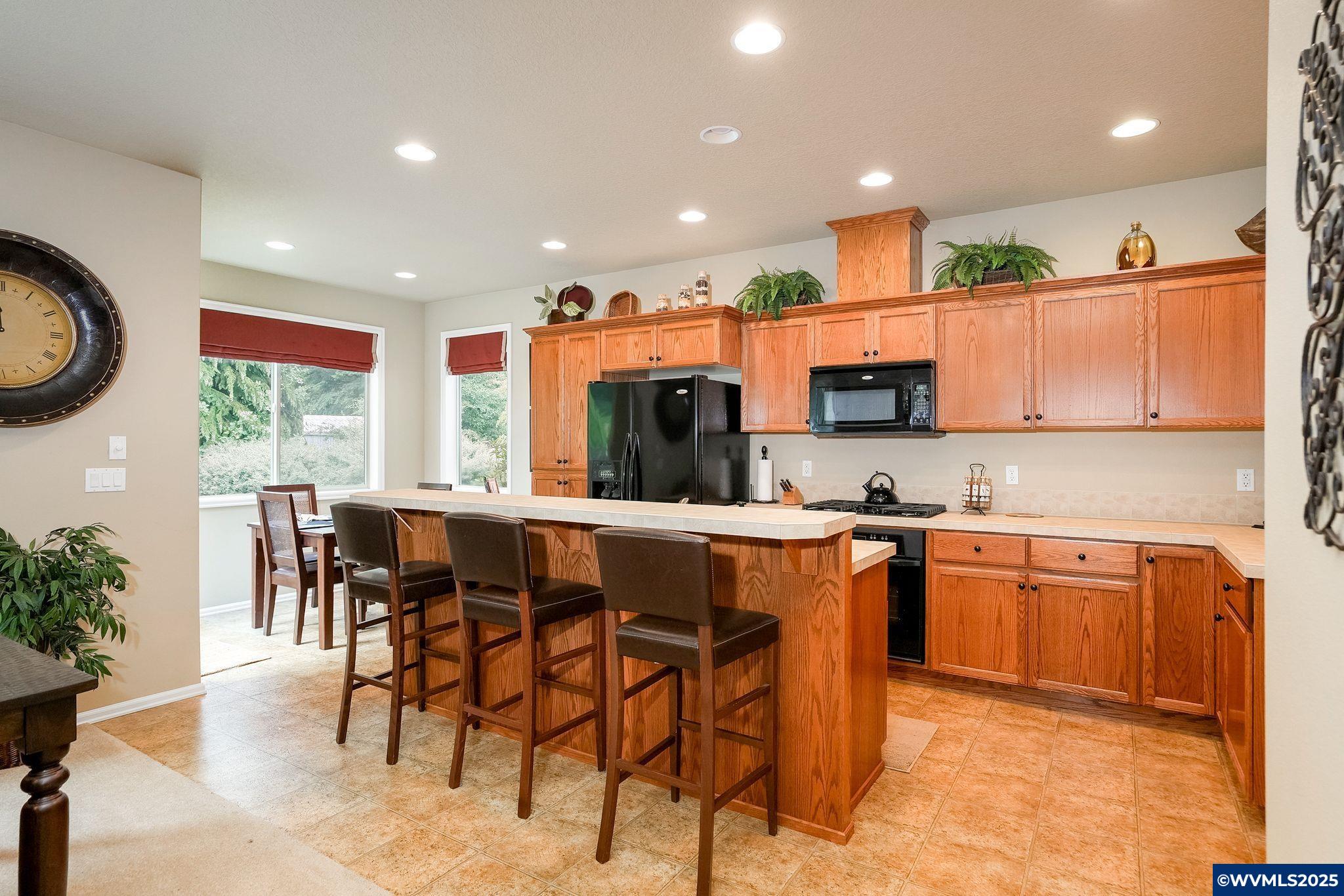 Albany, Oregon, 97321, United States, 4 Bedrooms Bedrooms, ,3 BathroomsBathrooms,Residential,For Sale,1961603