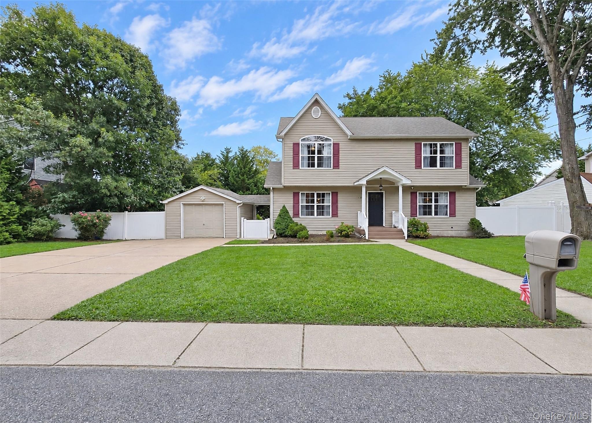 Stony Brook Rd, Lake Grove, NY 11755