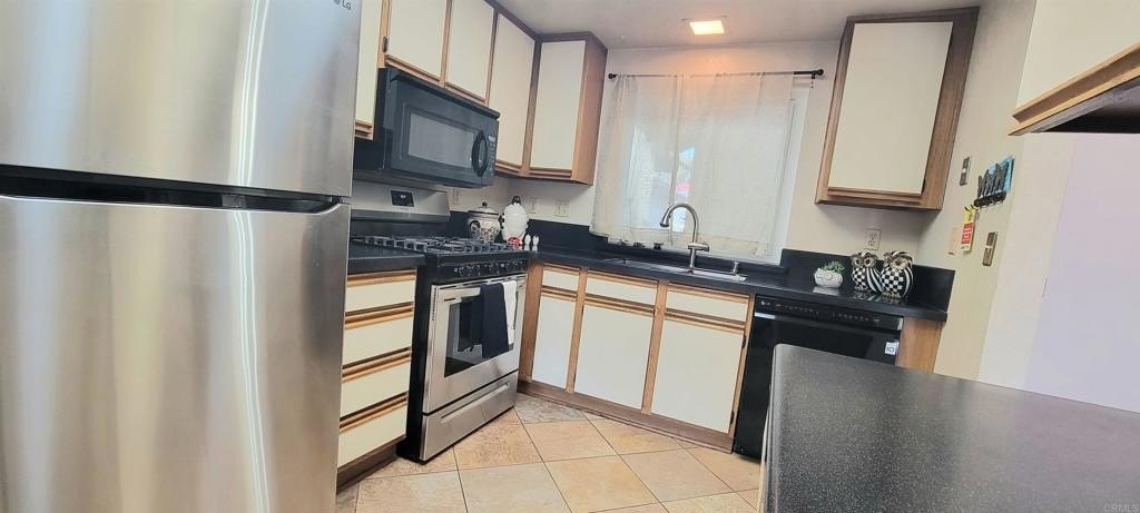 Oceanside, California, 92057, United States, 3 Bedrooms Bedrooms, ,3 BathroomsBathrooms,Residential,For Sale,1950821