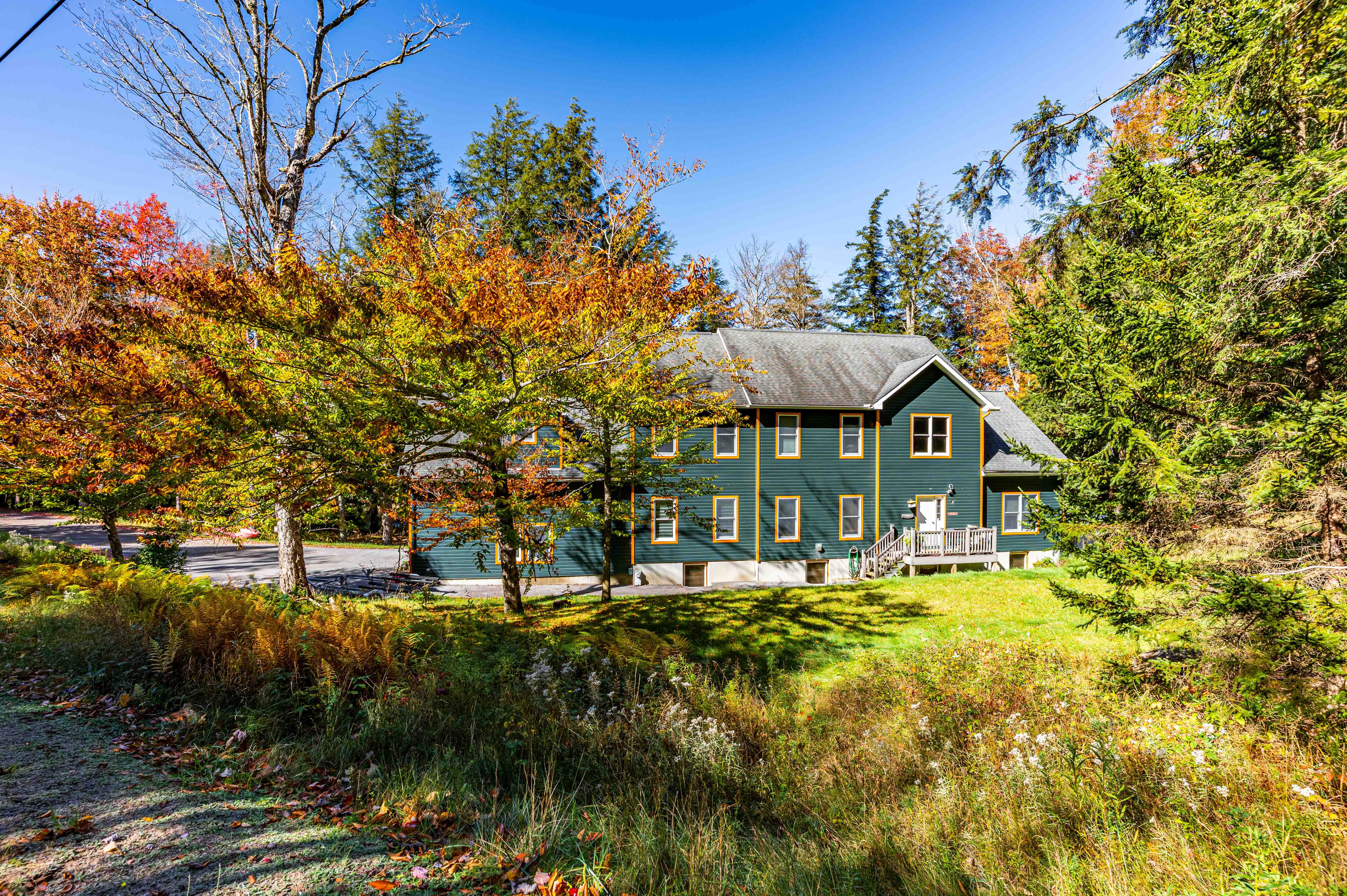  Desirable Year Round Home - 物件實景