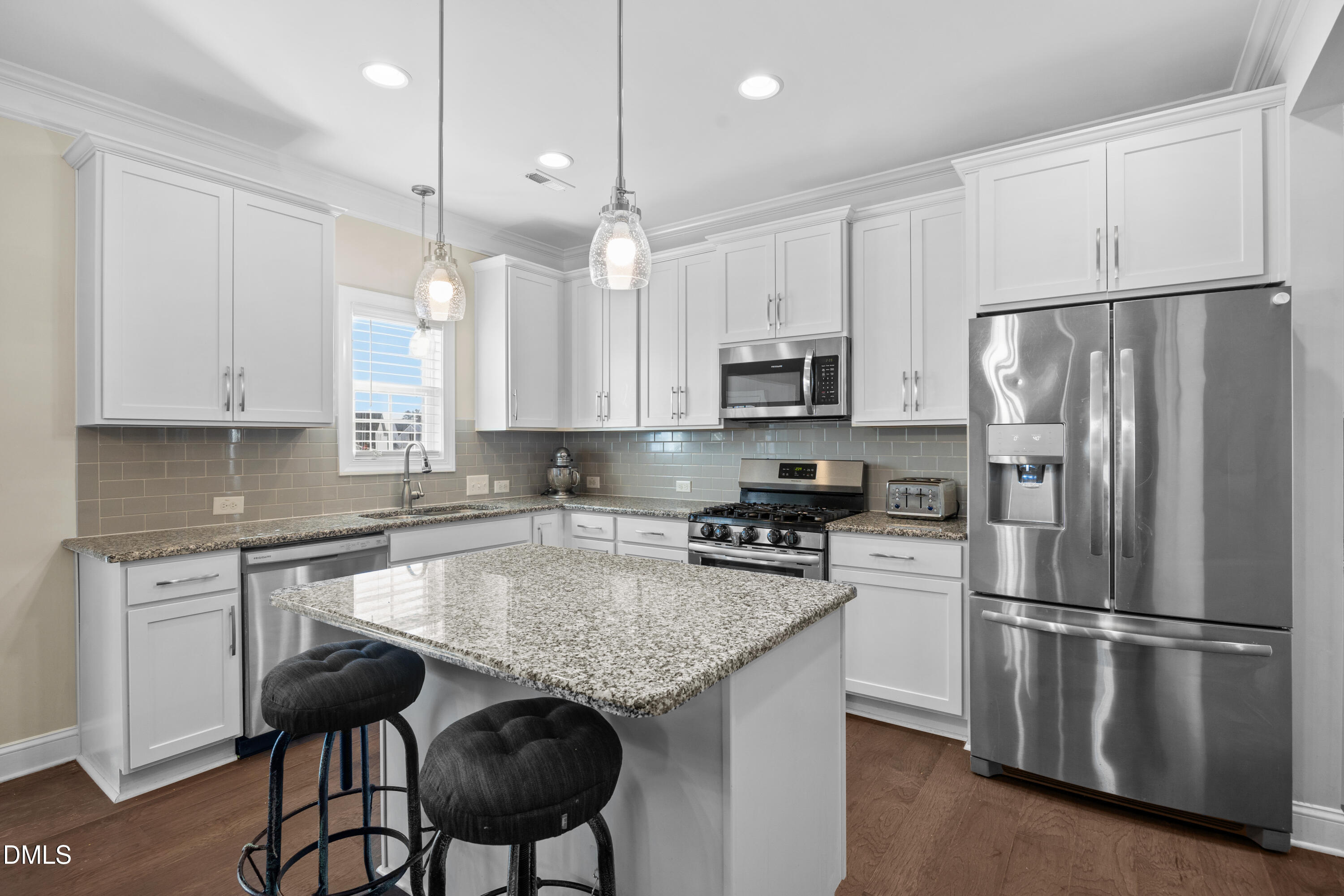 Fuquay Varina, North Carolina, 27526, United States, 5 Bedrooms Bedrooms, ,4 BathroomsBathrooms,Residential,For Sale,1990818