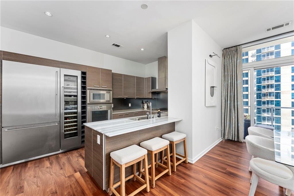 Atlanta, Georgia, 30308, United States, 2 Bedrooms Bedrooms, ,3 BathroomsBathrooms,Residential,For Sale,1967634