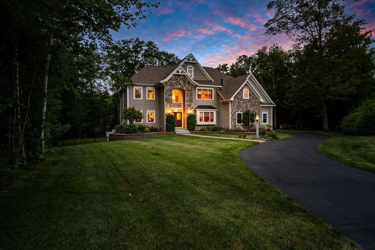 Bedford, New Hampshire, 03110, United States, 4 Bedrooms Bedrooms, ,5 BathroomsBathrooms,Residential,For Sale,1865787