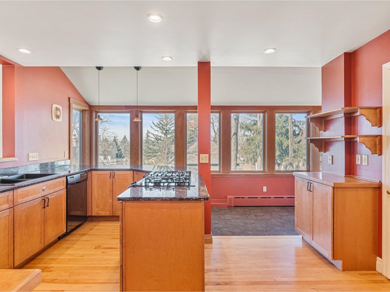 Burlington, Vermont, 05401, United States, 3 Bedrooms Bedrooms, ,2 BathroomsBathrooms,Residential,For Sale,1777019