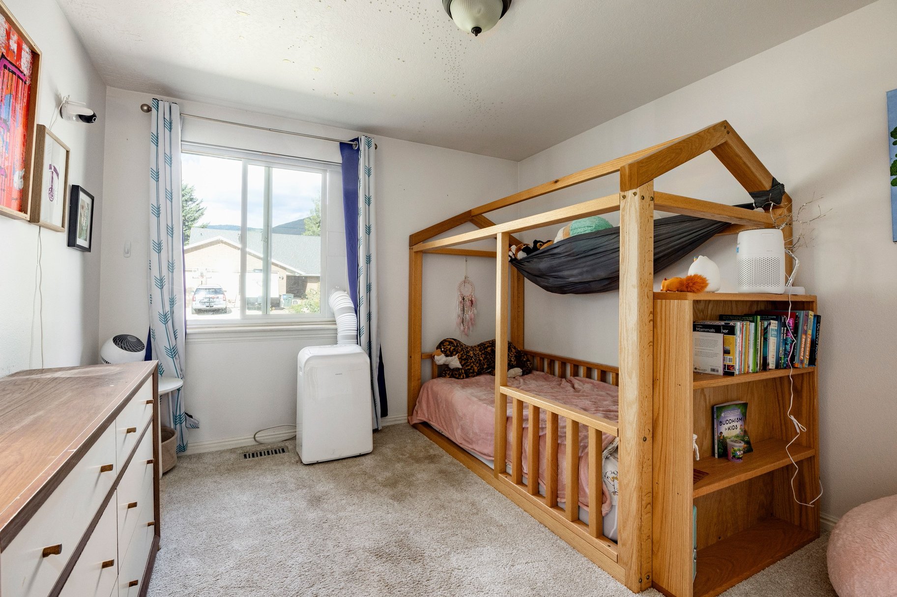  Charming Single Level Garden Home with Mountain Views - 物件實景