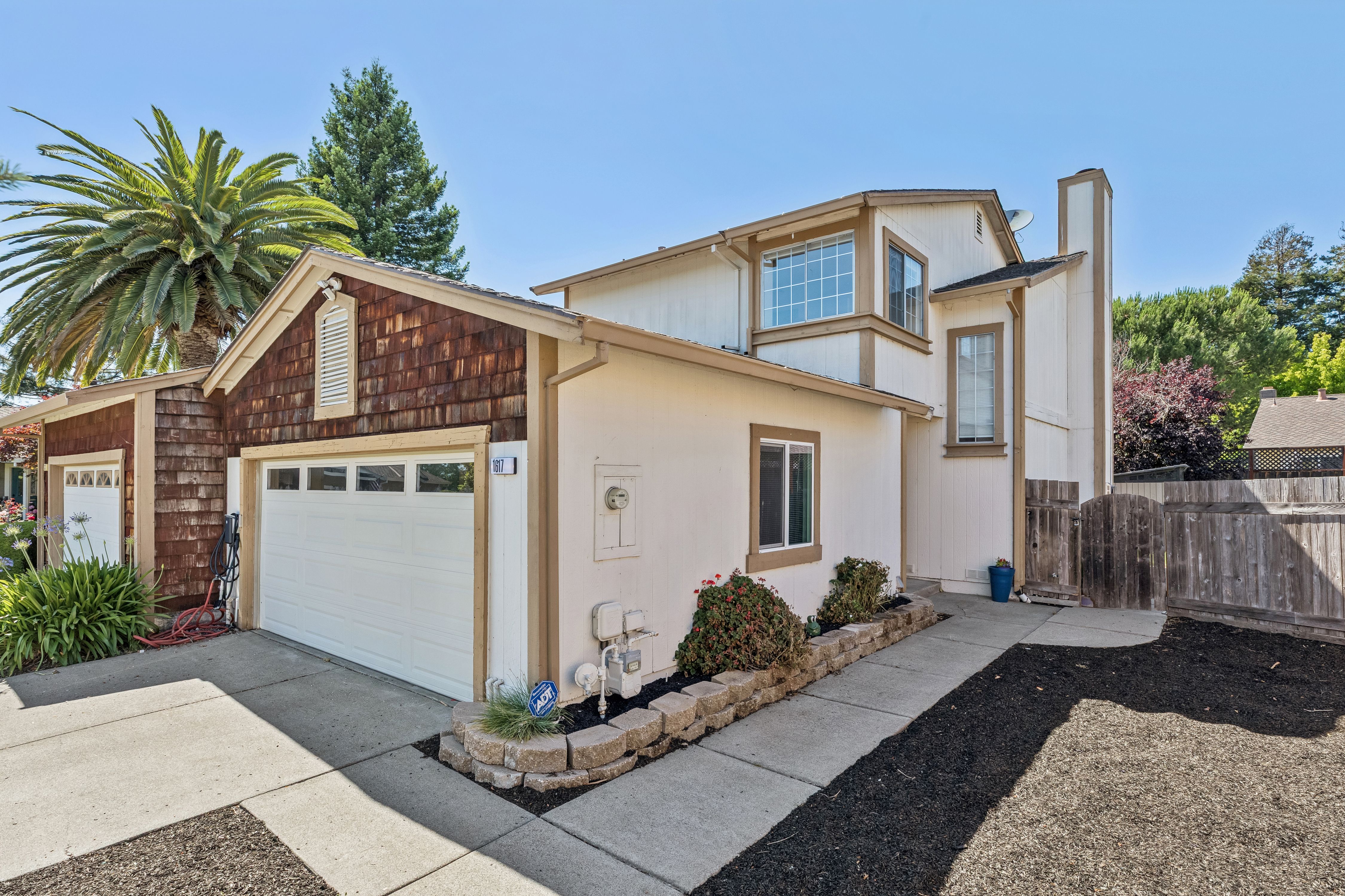  Charming Home in Petaluma