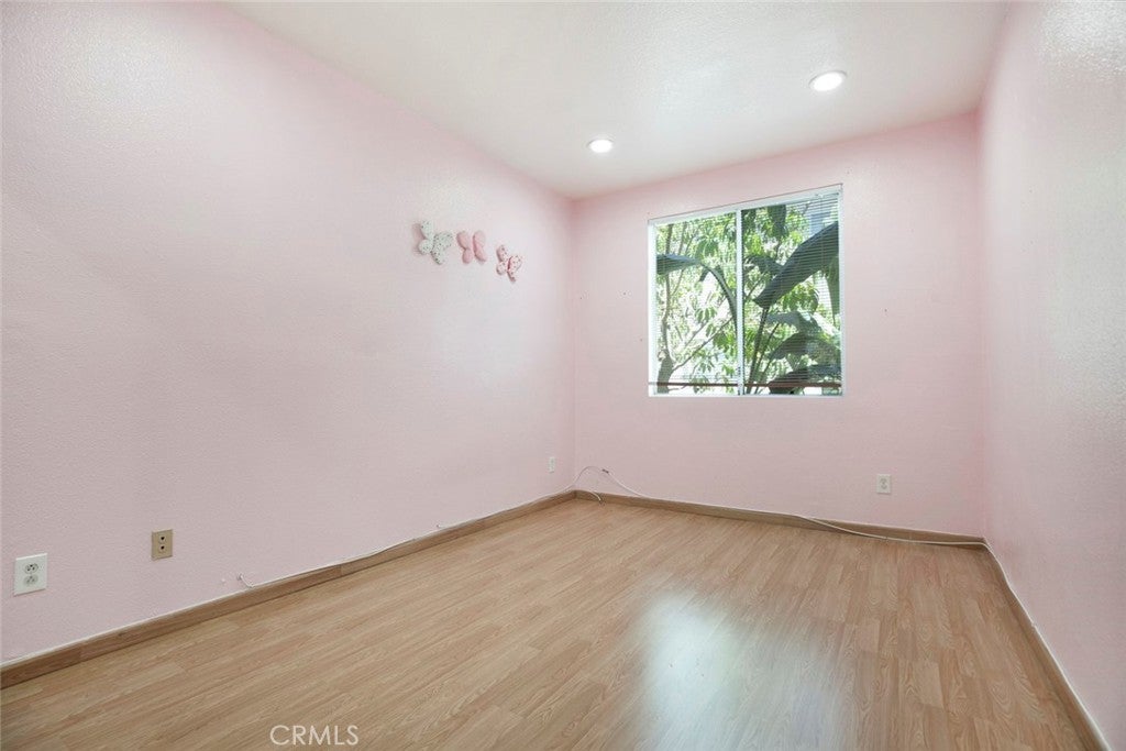Granada Hills, California, 91344, United States, 2 Bedrooms Bedrooms, ,2 BathroomsBathrooms,Residential,For Sale,1940302