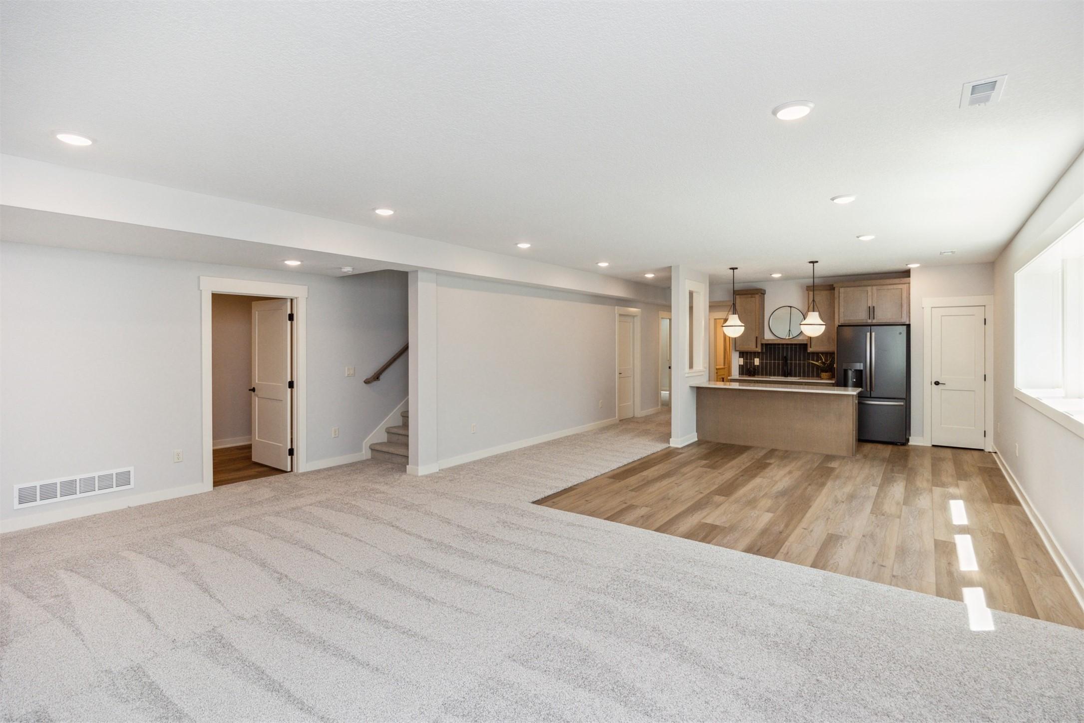 Clive, Iowa, 50325, United States, 4 Bedrooms Bedrooms, ,3 BathroomsBathrooms,Residential,For Sale,1977212