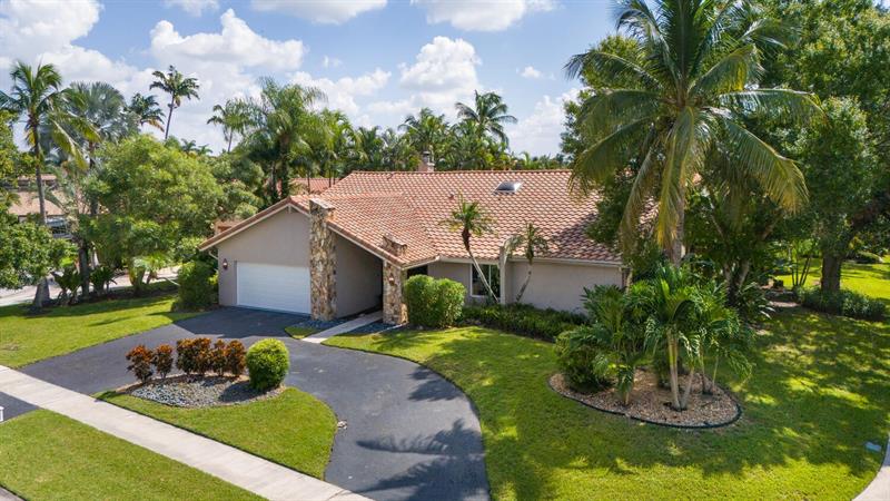 Plantation, Florida, 33322, United States, 4 Bedrooms Bedrooms, ,2 BathroomsBathrooms,Residential,For Sale,1925326