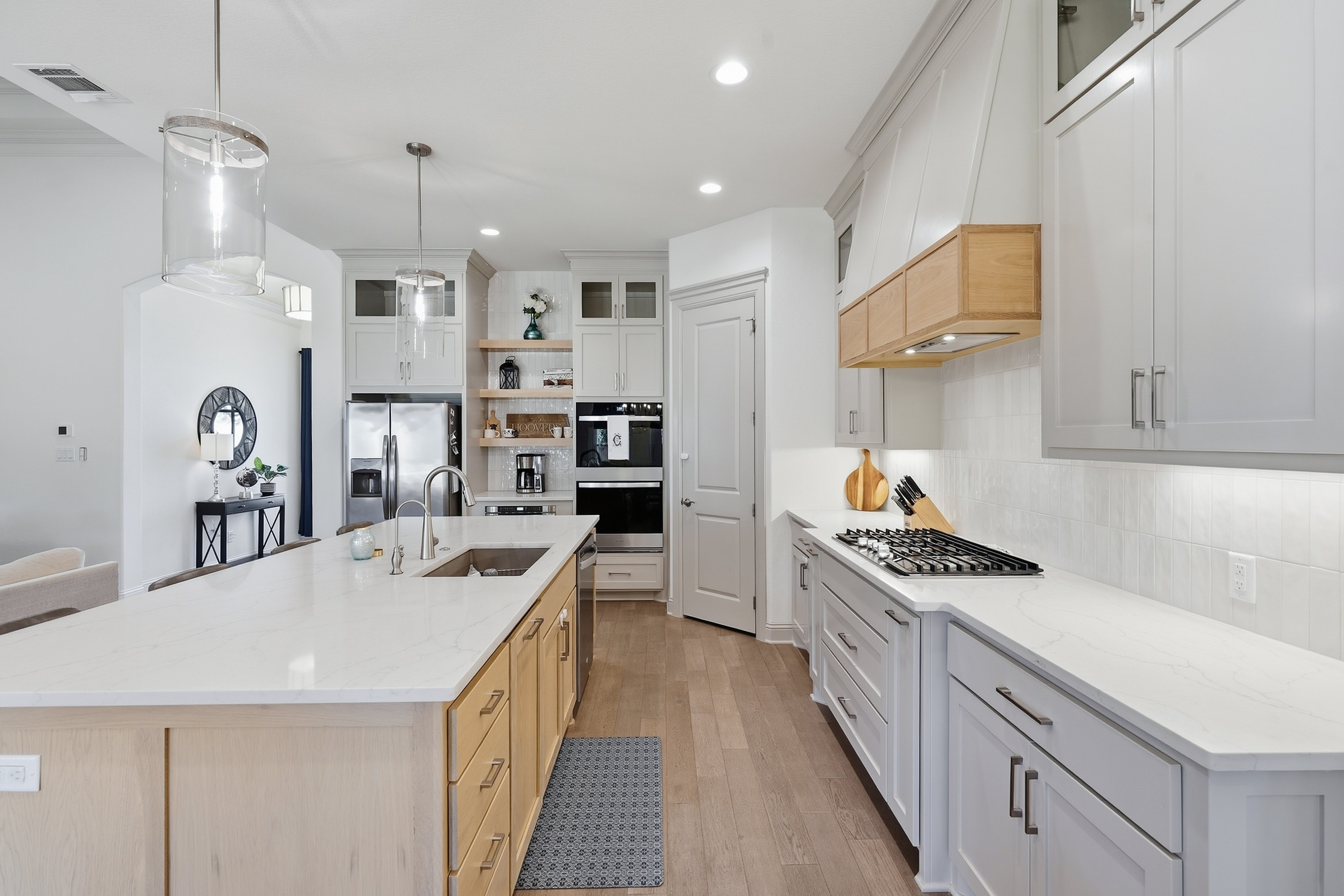  Light Filled Luxury in Panther Creek Estates - 物件實景