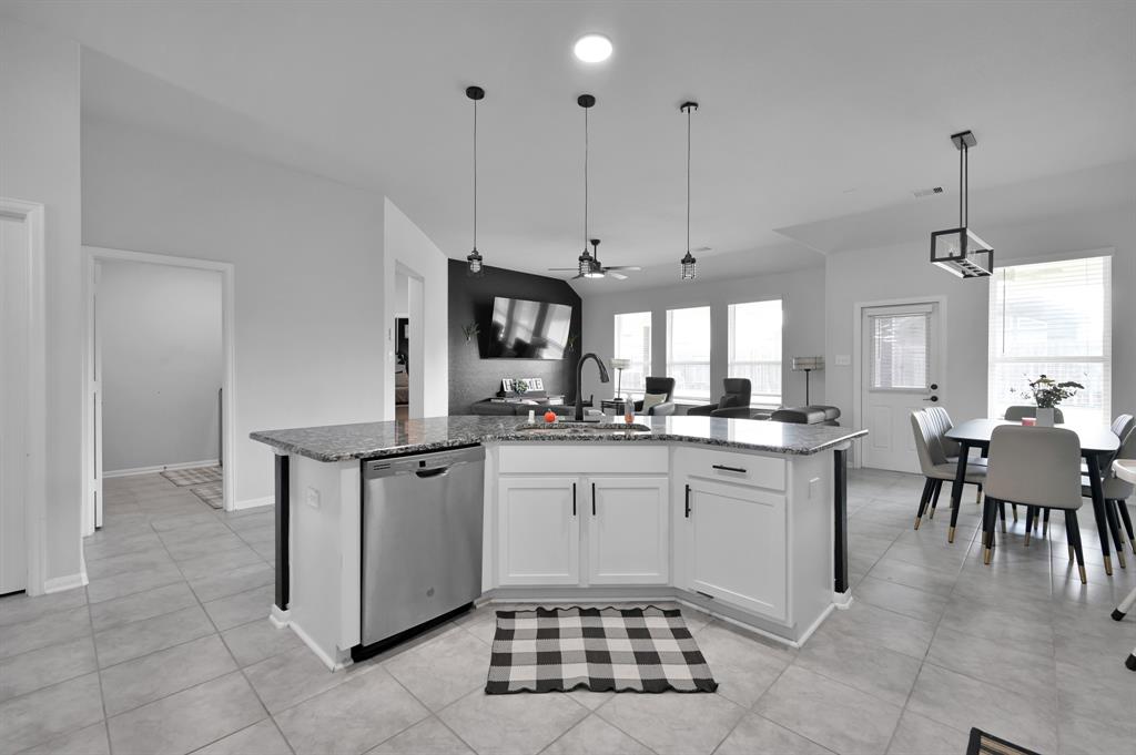 Montgomery, Texas, 77316, United States, 4 Bedrooms Bedrooms, ,4 BathroomsBathrooms,Residential,For Sale,1983339