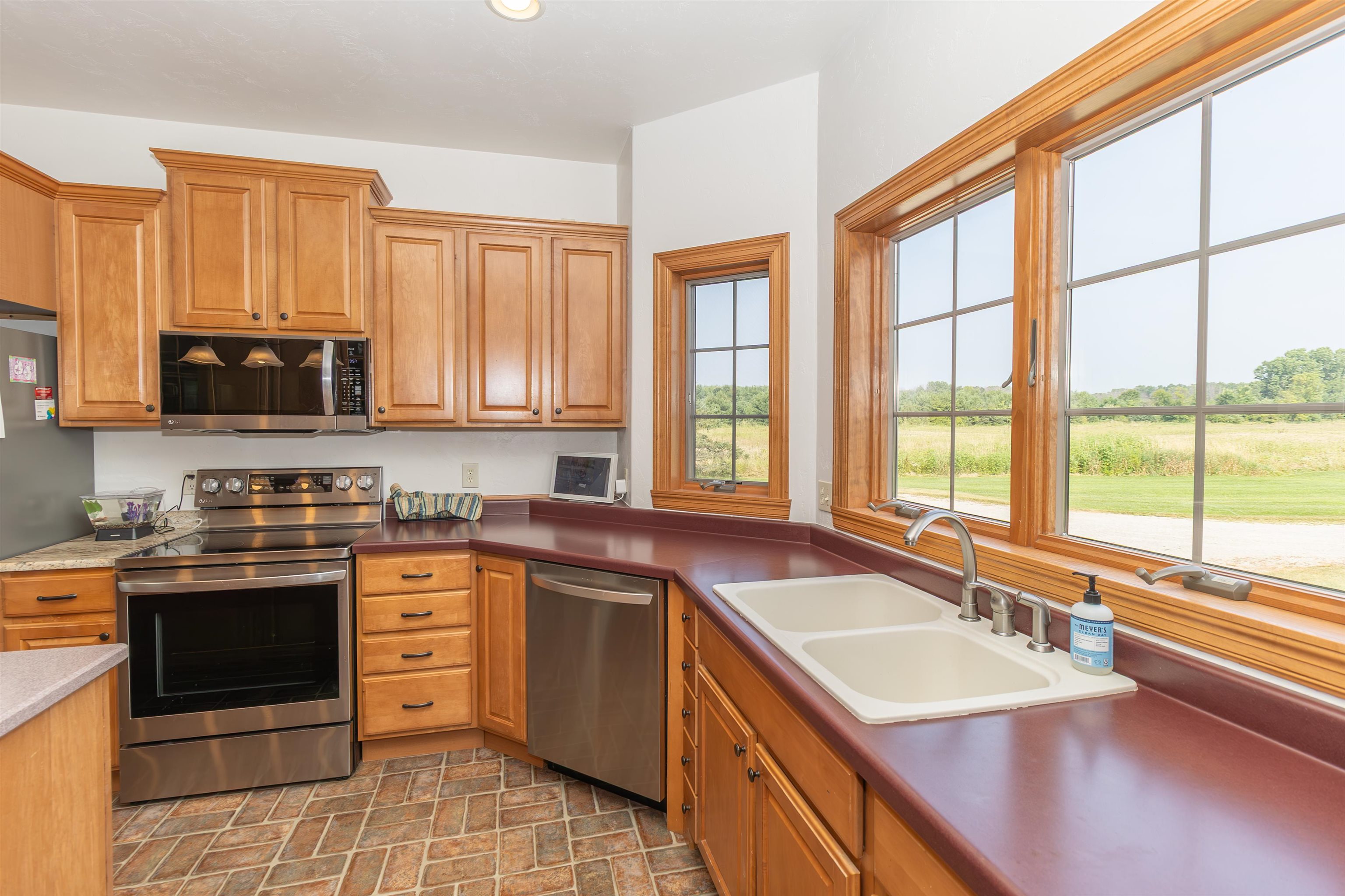 SEYMOUR, Wisconsin, 54115, United States, 4 Bedrooms Bedrooms, ,4 BathroomsBathrooms,Residential,For Sale,1926224