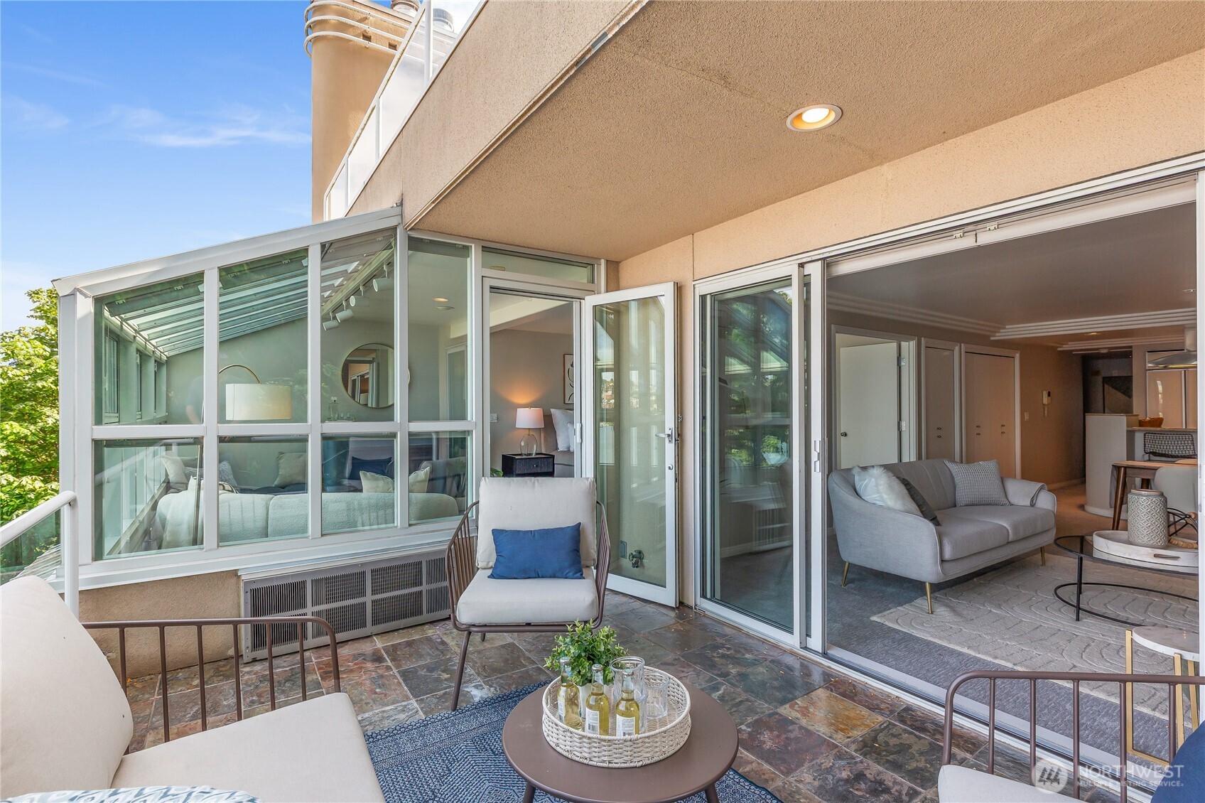 Seattle, Washington, 98109, United States, 2 Bedrooms Bedrooms, ,2 BathroomsBathrooms,Residential,For Sale,1901490