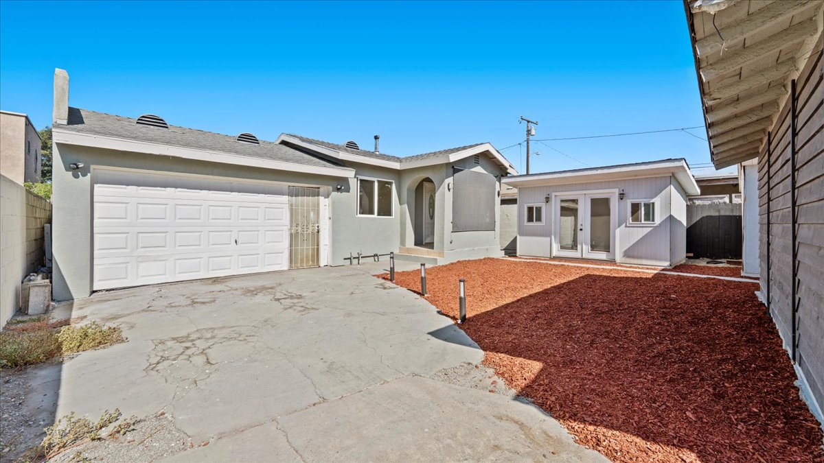 Compton, California, 90220, United States, 3 Bedrooms Bedrooms, ,2 BathroomsBathrooms,Residential,For Sale,1943002