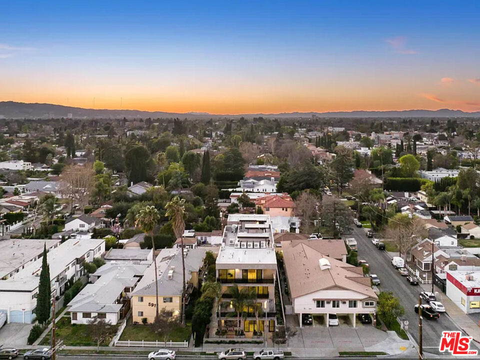 Valley Village, California, 91607, United States, 25 Bedrooms Bedrooms, ,Residential,For Sale,1932634