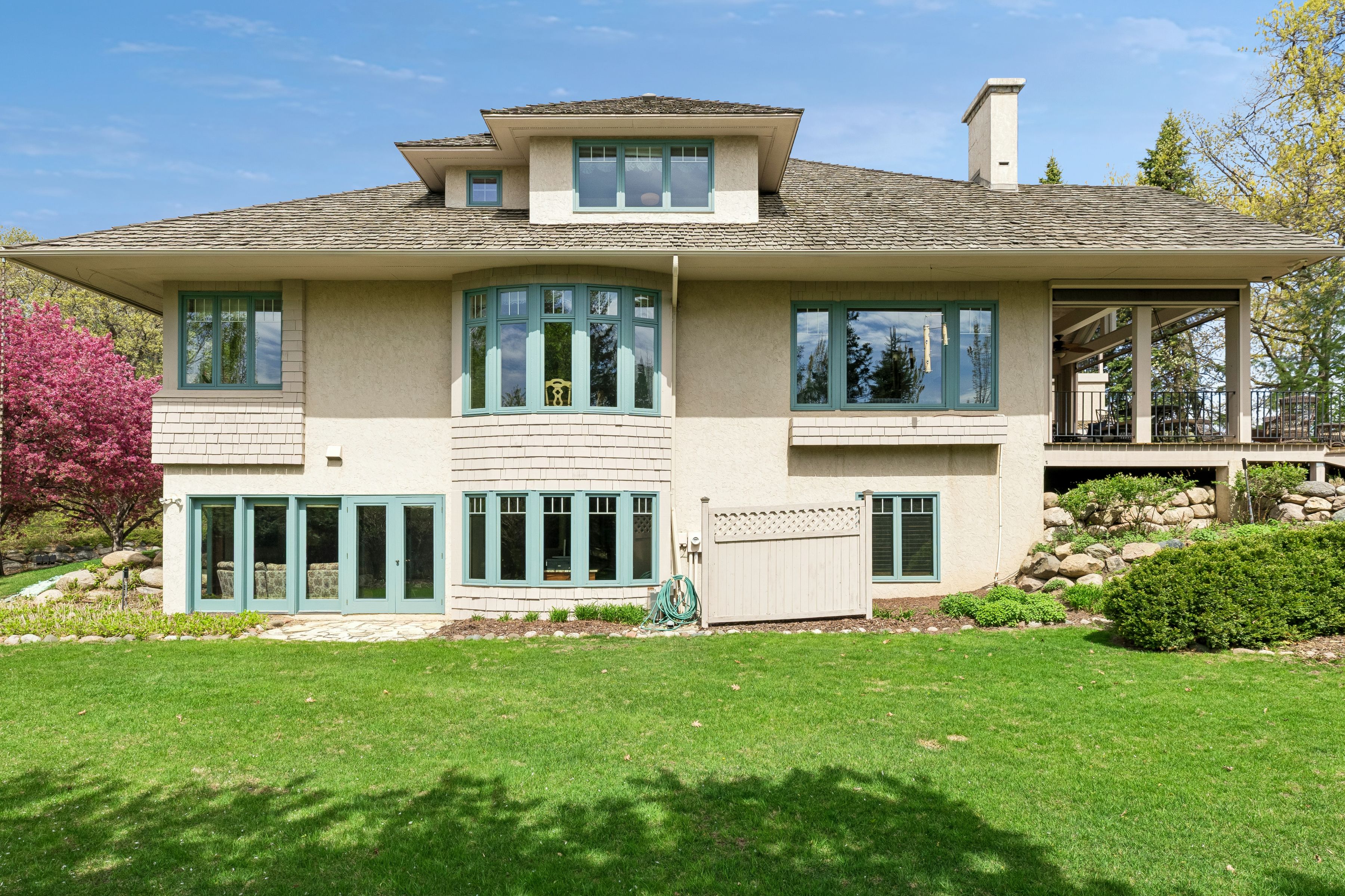  Graceful Executive Living in a Serene Edina Setting - 物件實景